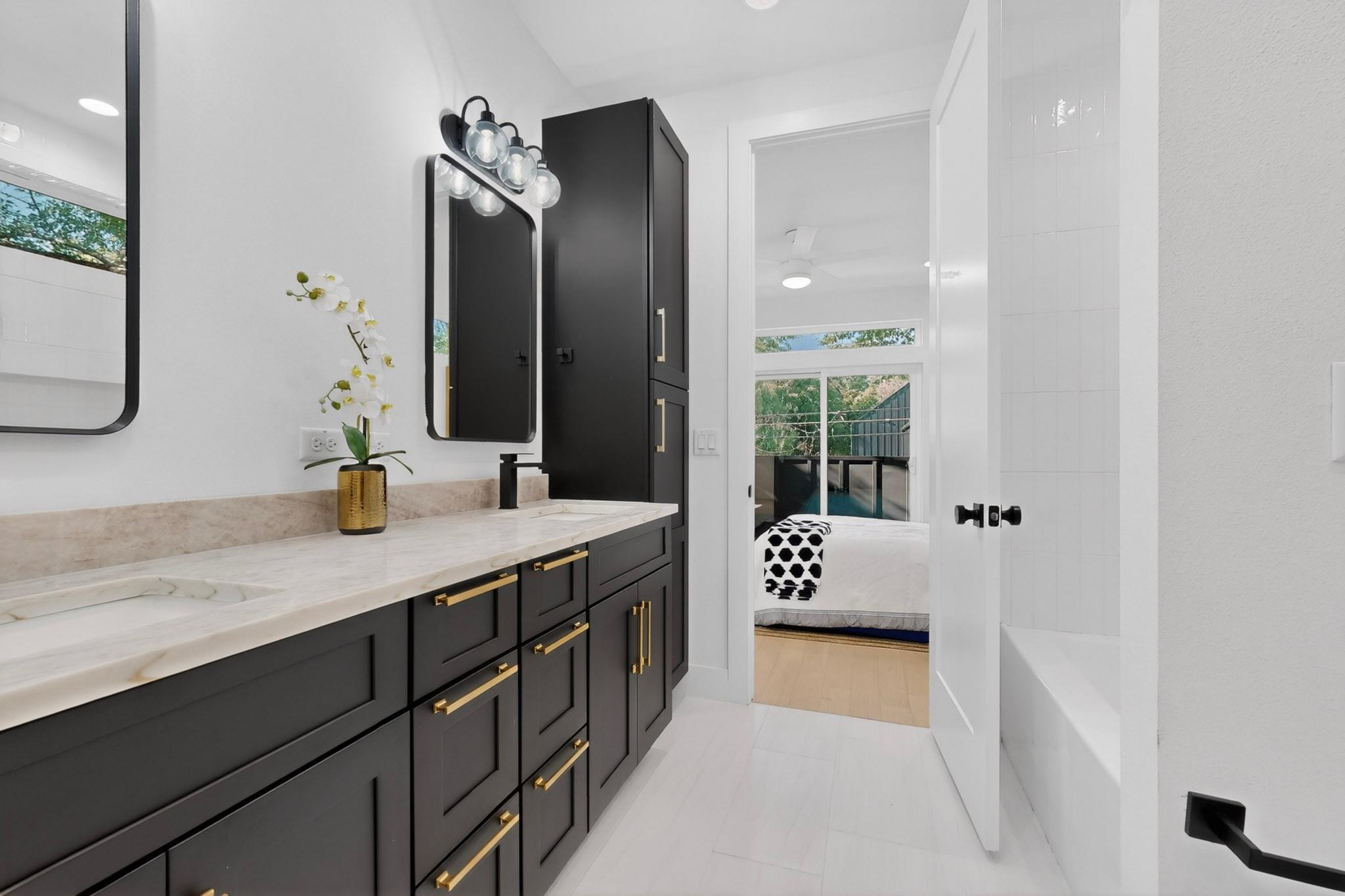 1708 Canterbury St # 2, Austin, TX 78702