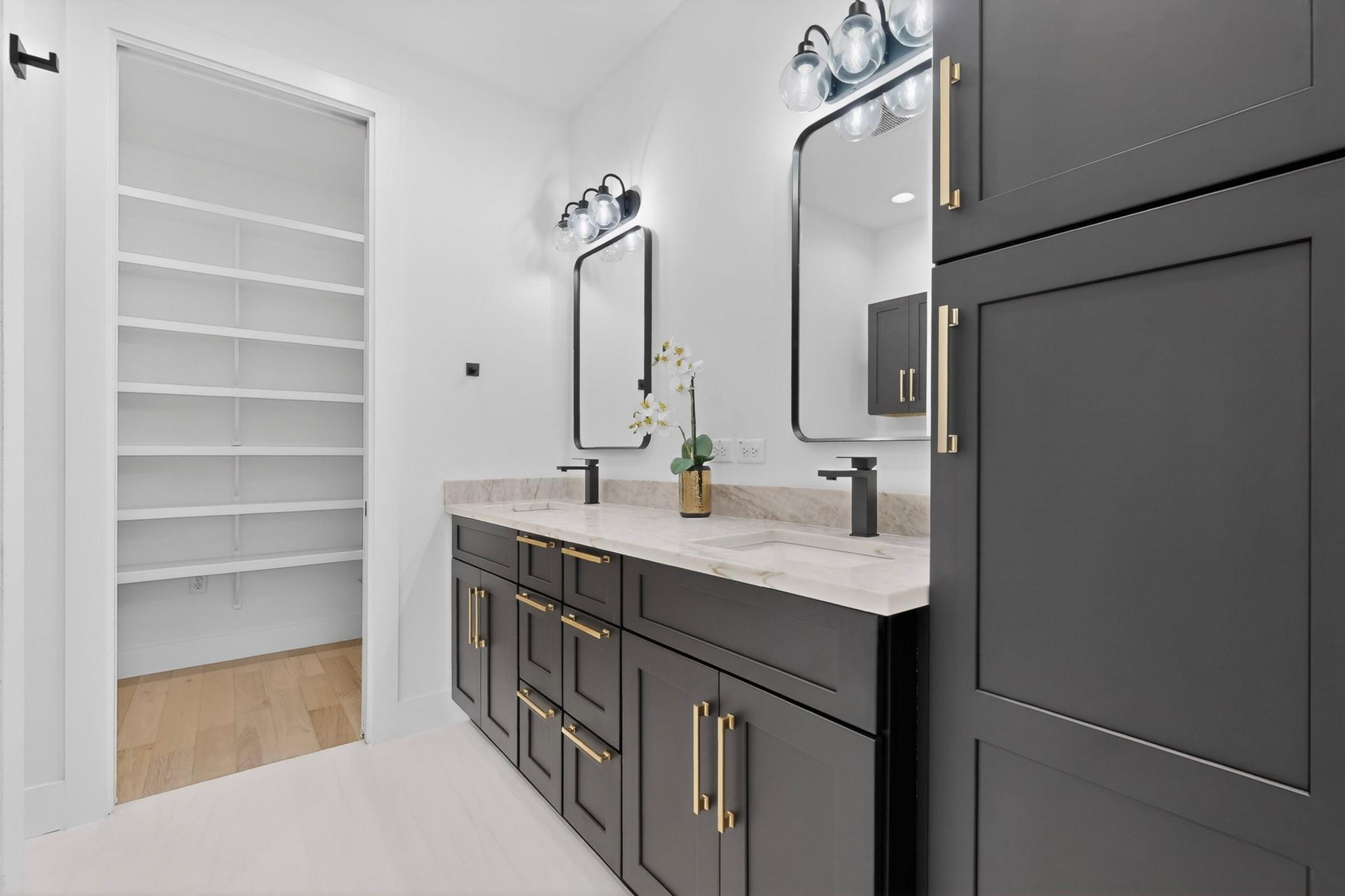 1708 Canterbury St # 2, Austin, TX 78702