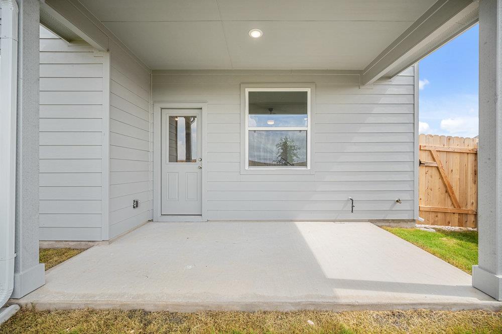 185 Young St, Buda, TX 78610