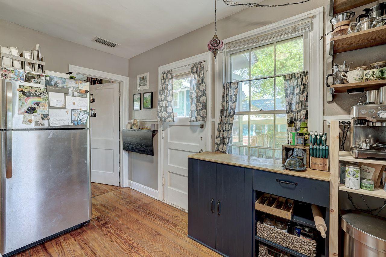 809 E 44th St, Austin, TX 78751