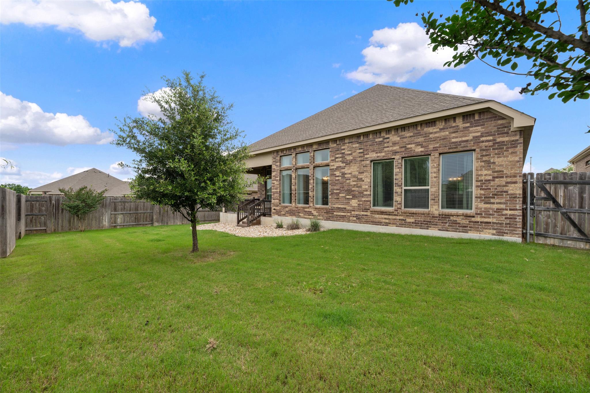 725 Millcreek Ln, Leander, TX 78641