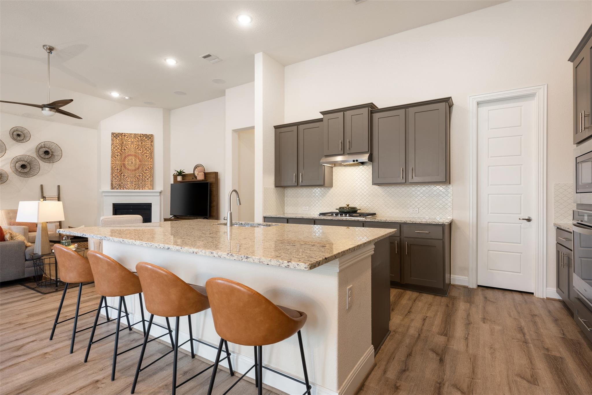 725 Millcreek Ln, Leander, TX 78641