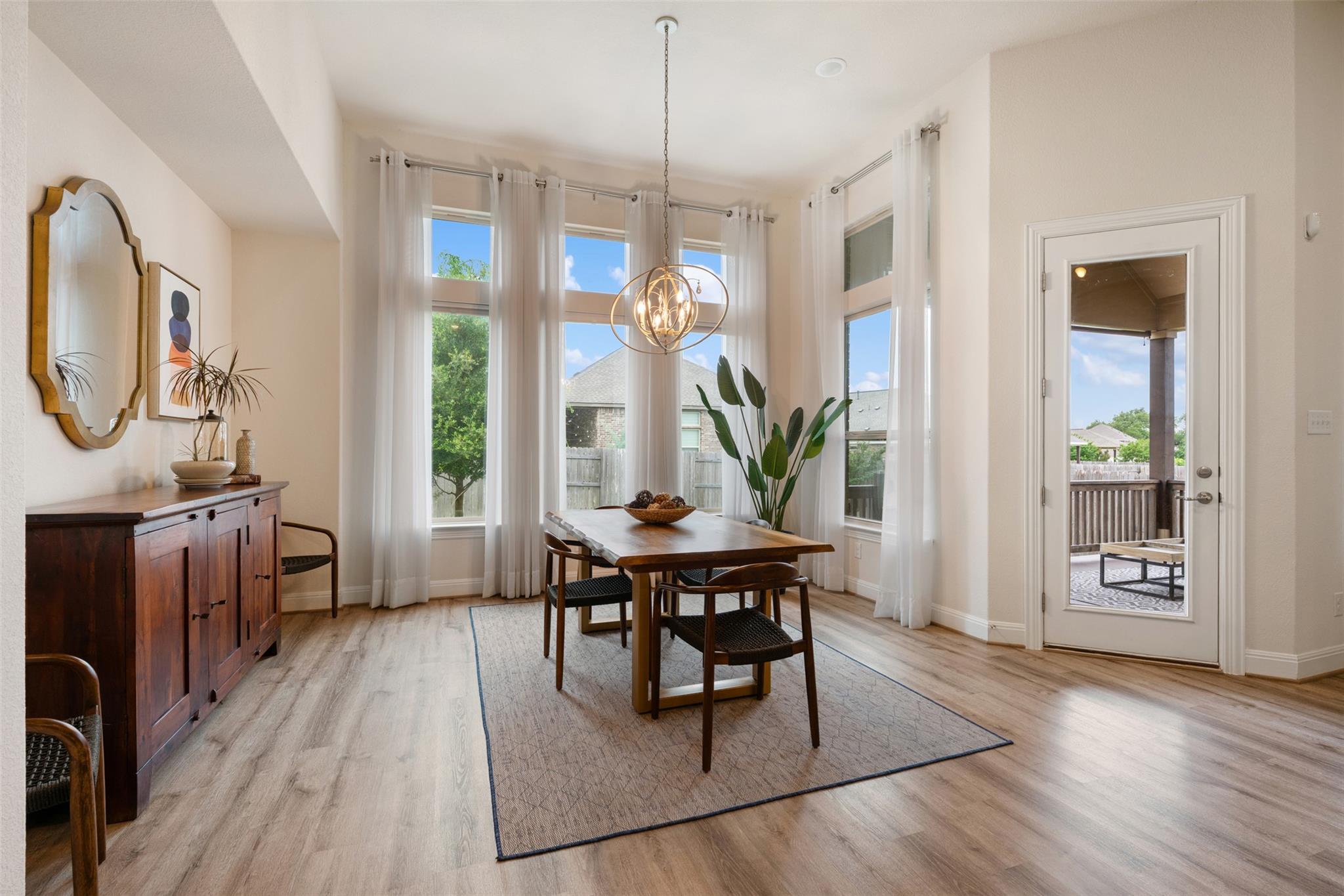 725 Millcreek Ln, Leander, TX 78641