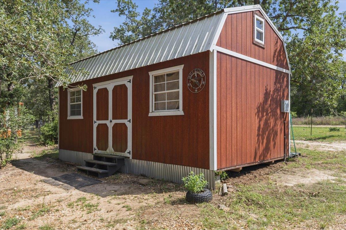 1705 Makinson Rd, West Point, TX 78963