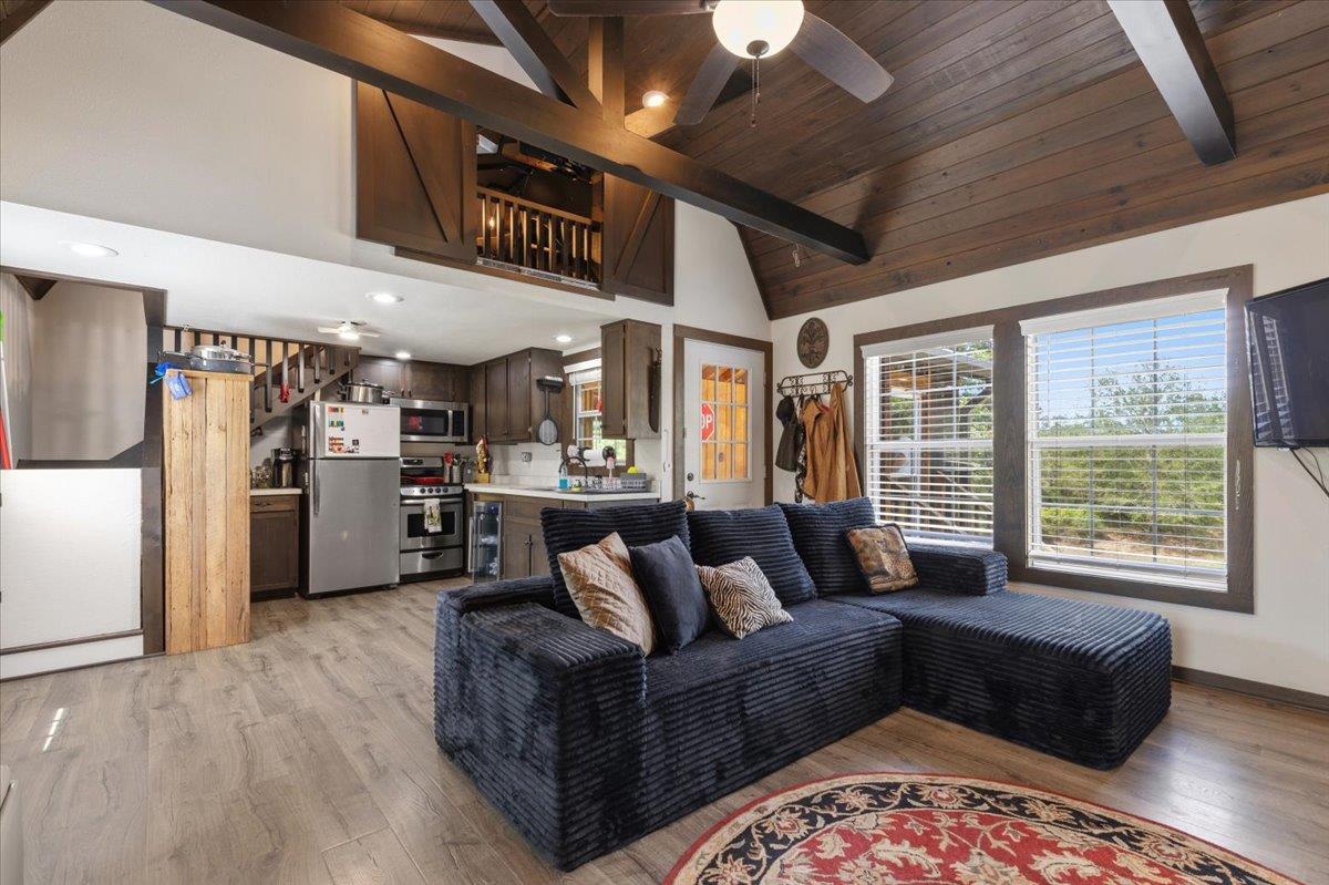 1705 Makinson Rd, West Point, TX 78963