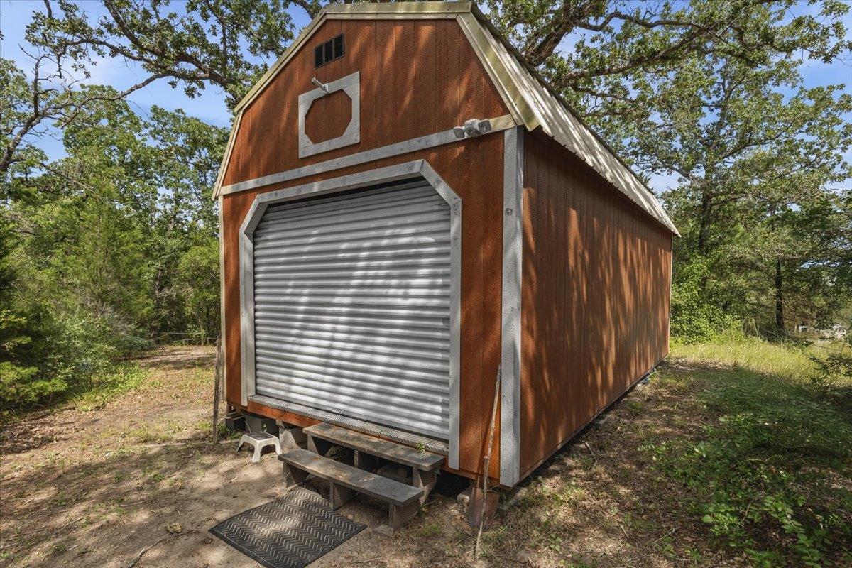 1705 Makinson Rd, West Point, TX 78963