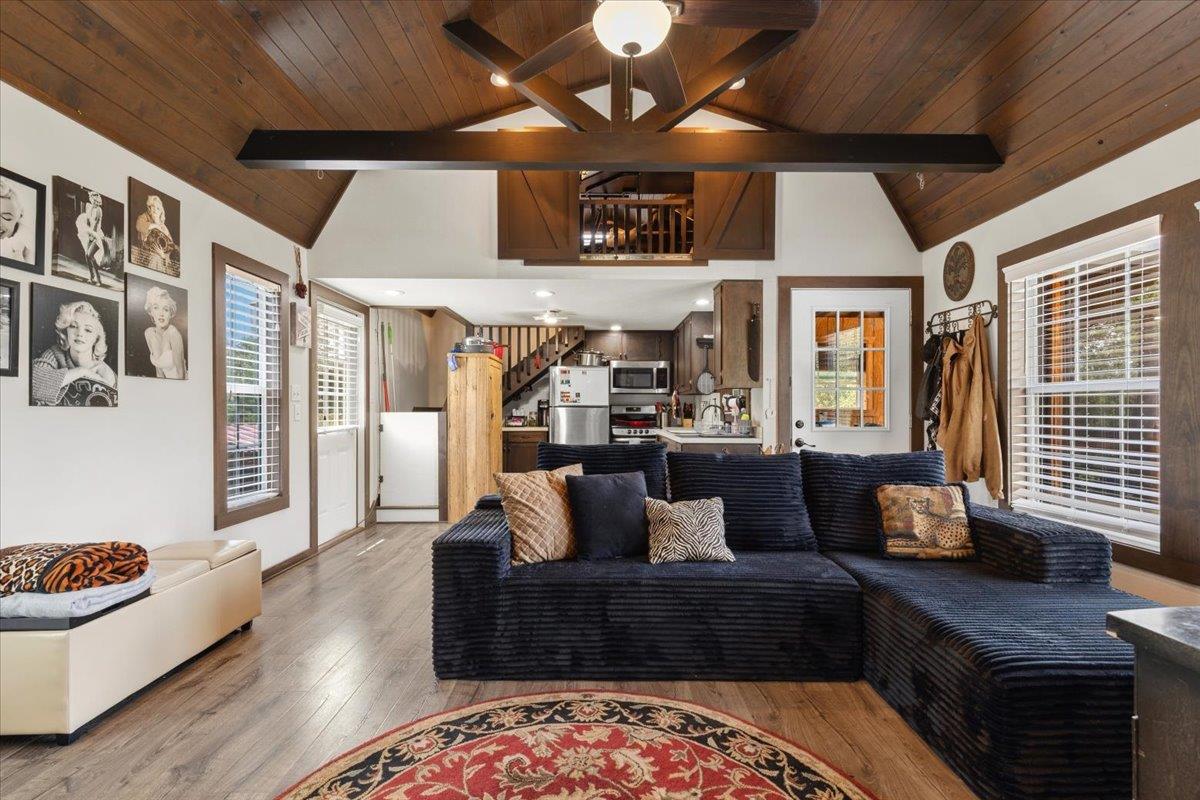 1705 Makinson Rd, West Point, TX 78963