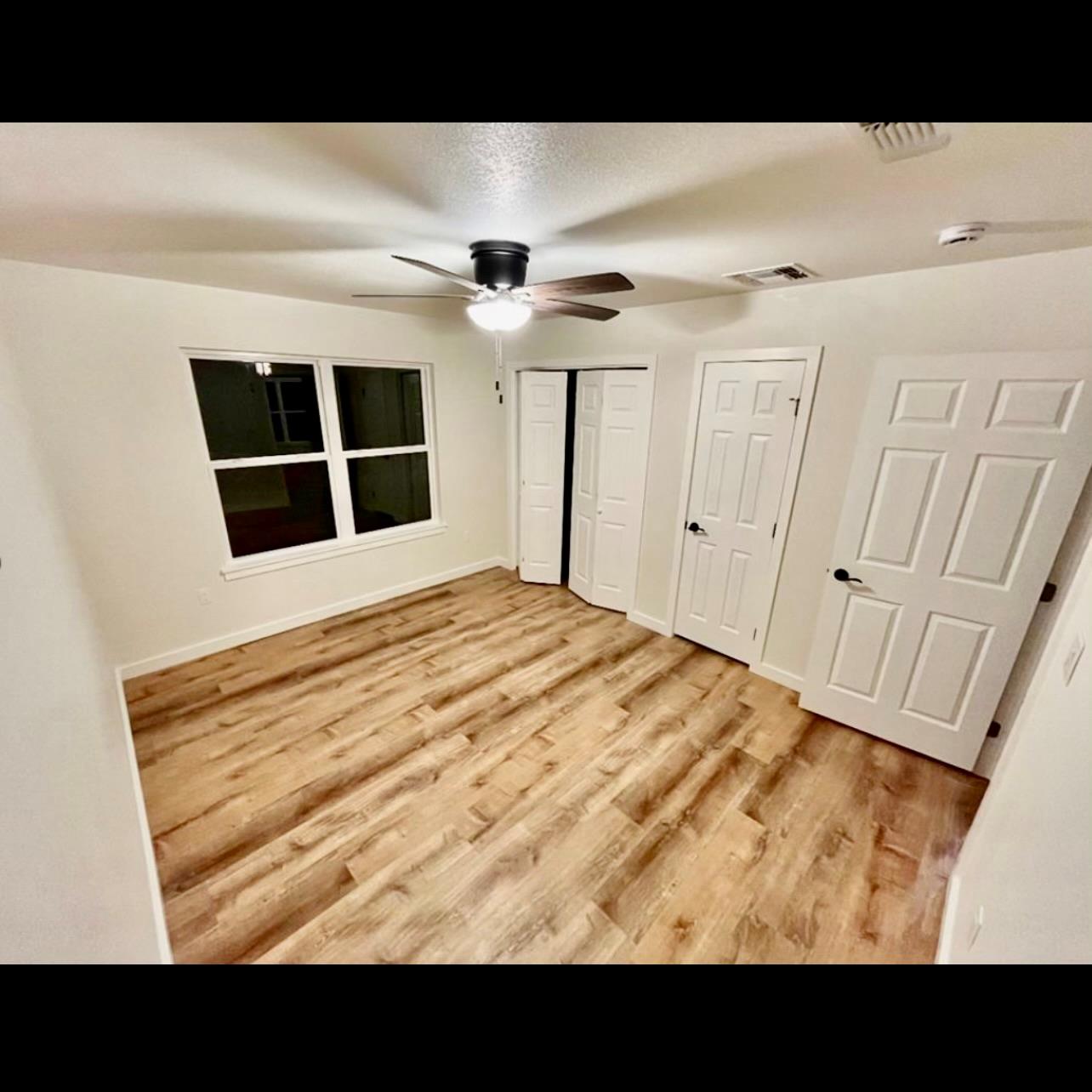 1127 Greenhill Dr, Canyon Lake, TX 78133