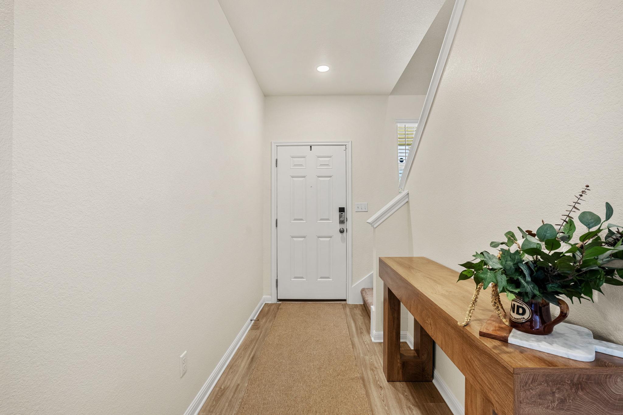148 Hidalgo Ln, Elgin, TX 78621
