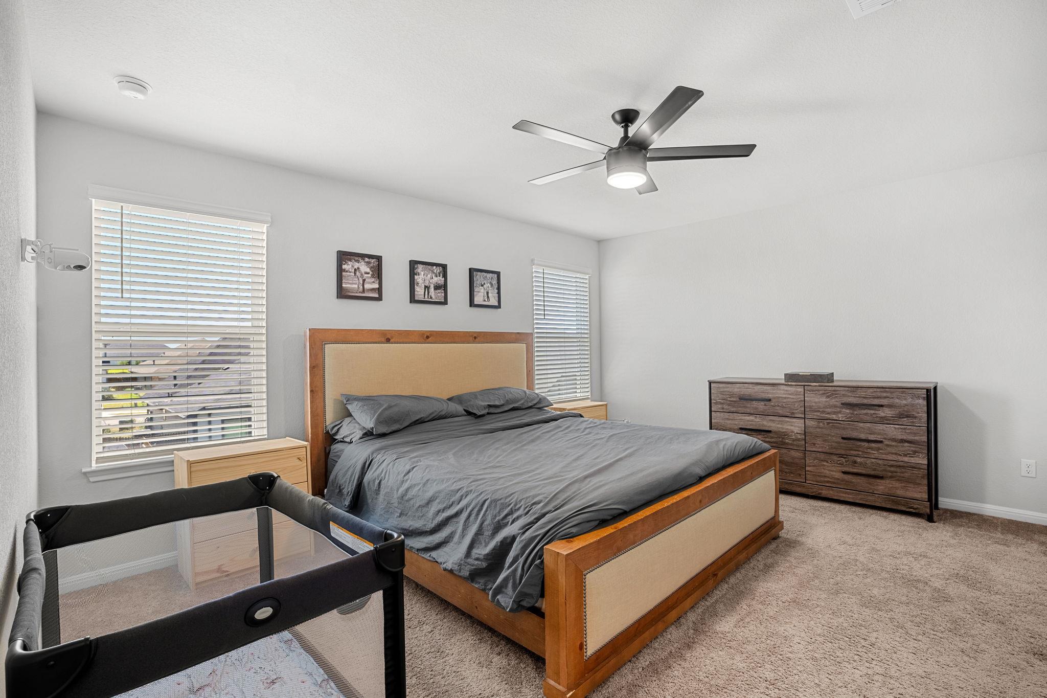 148 Hidalgo Ln, Elgin, TX 78621