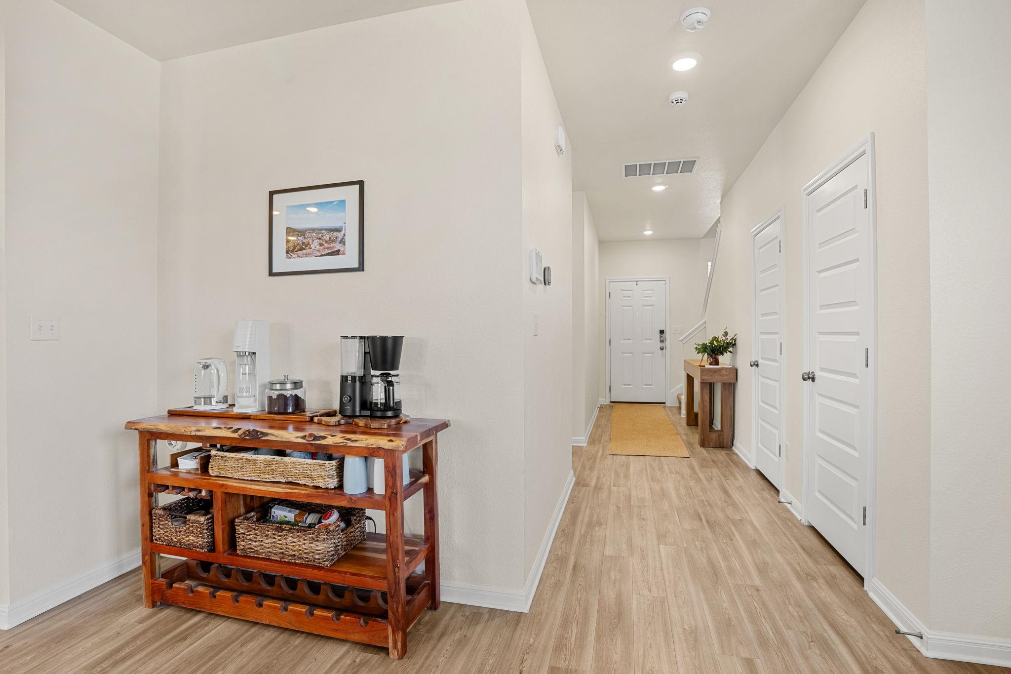 148 Hidalgo Ln, Elgin, TX 78621