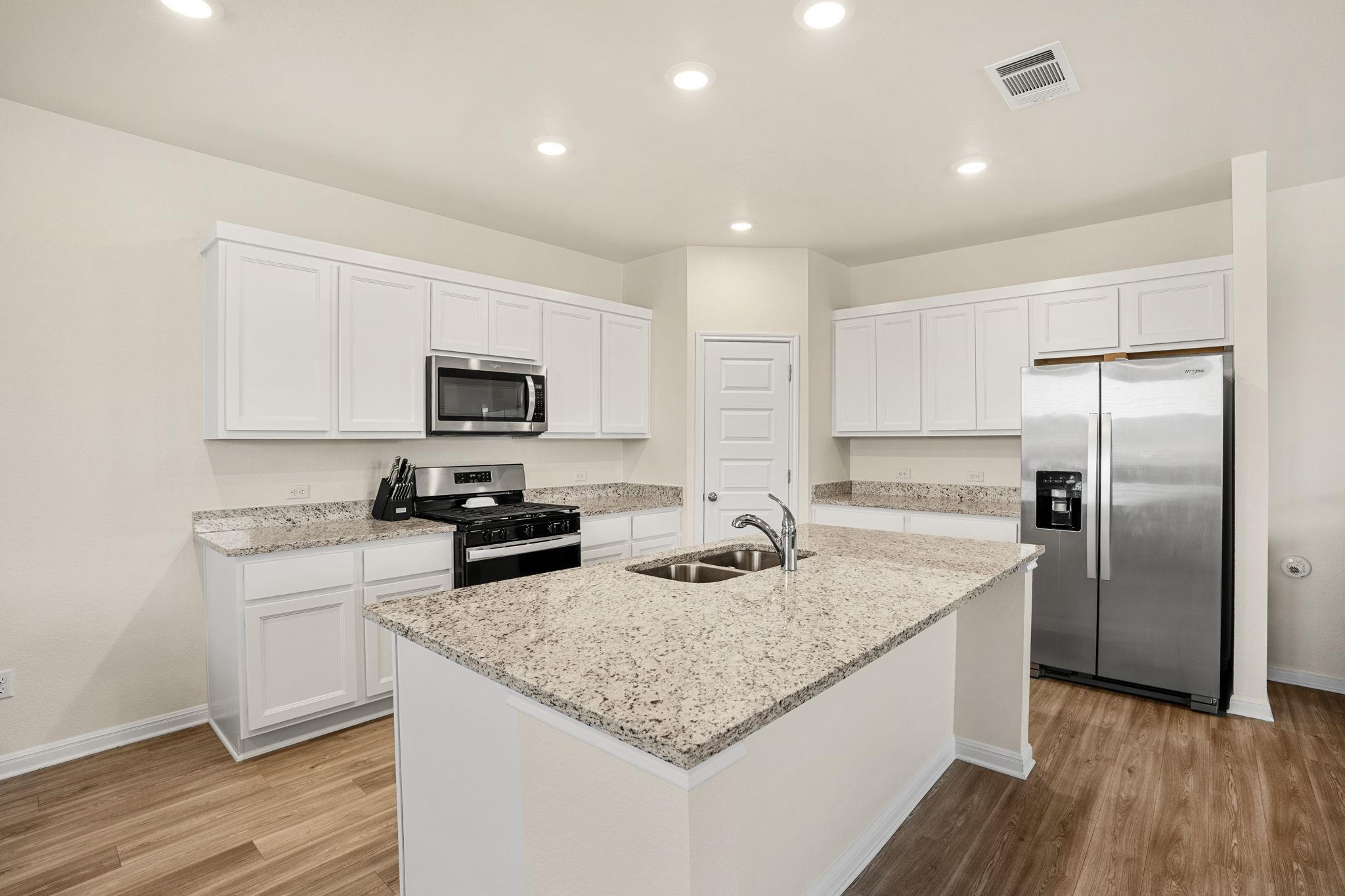 148 Hidalgo Ln, Elgin, TX 78621