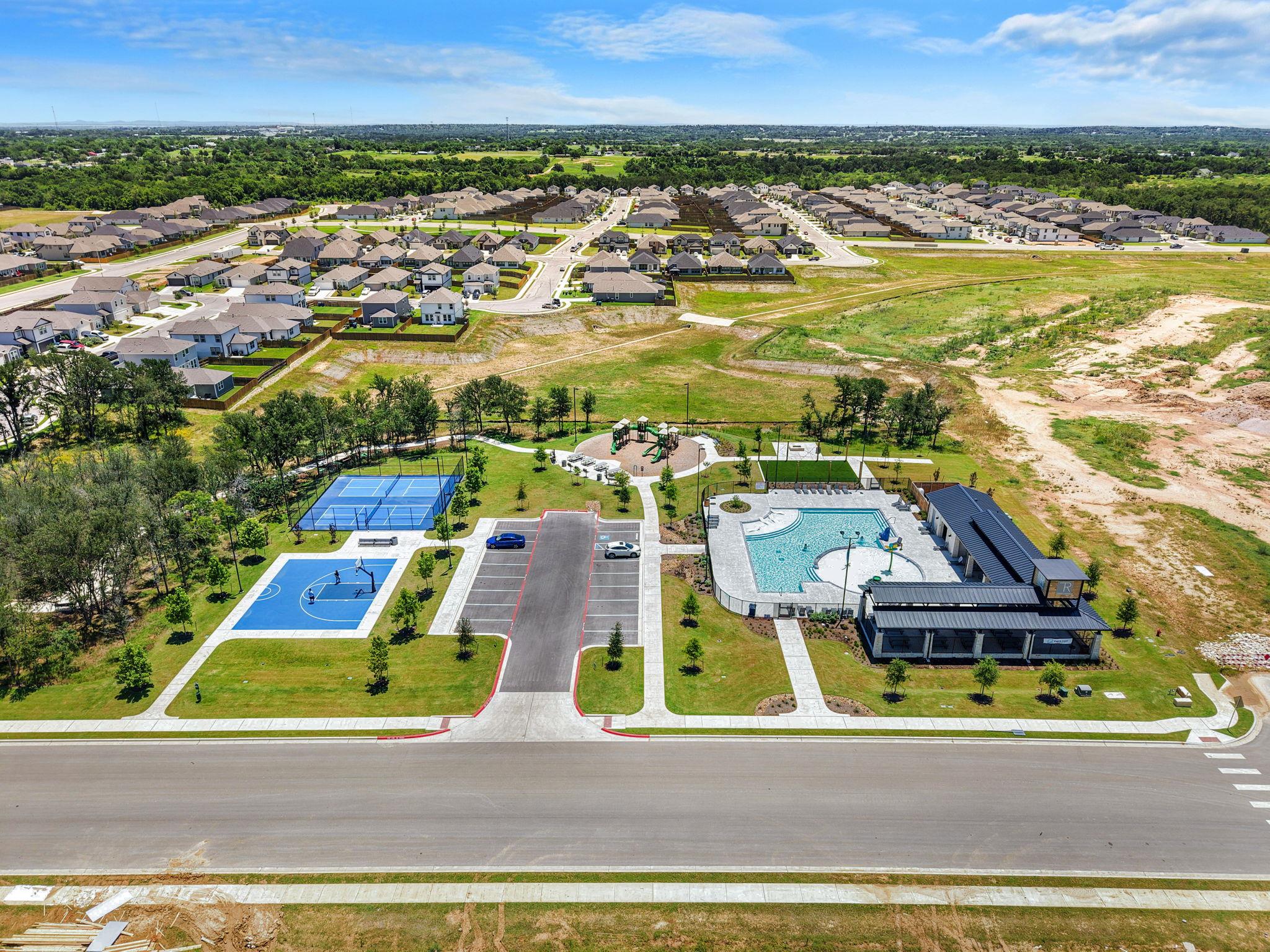 148 Hidalgo Ln, Elgin, TX 78621