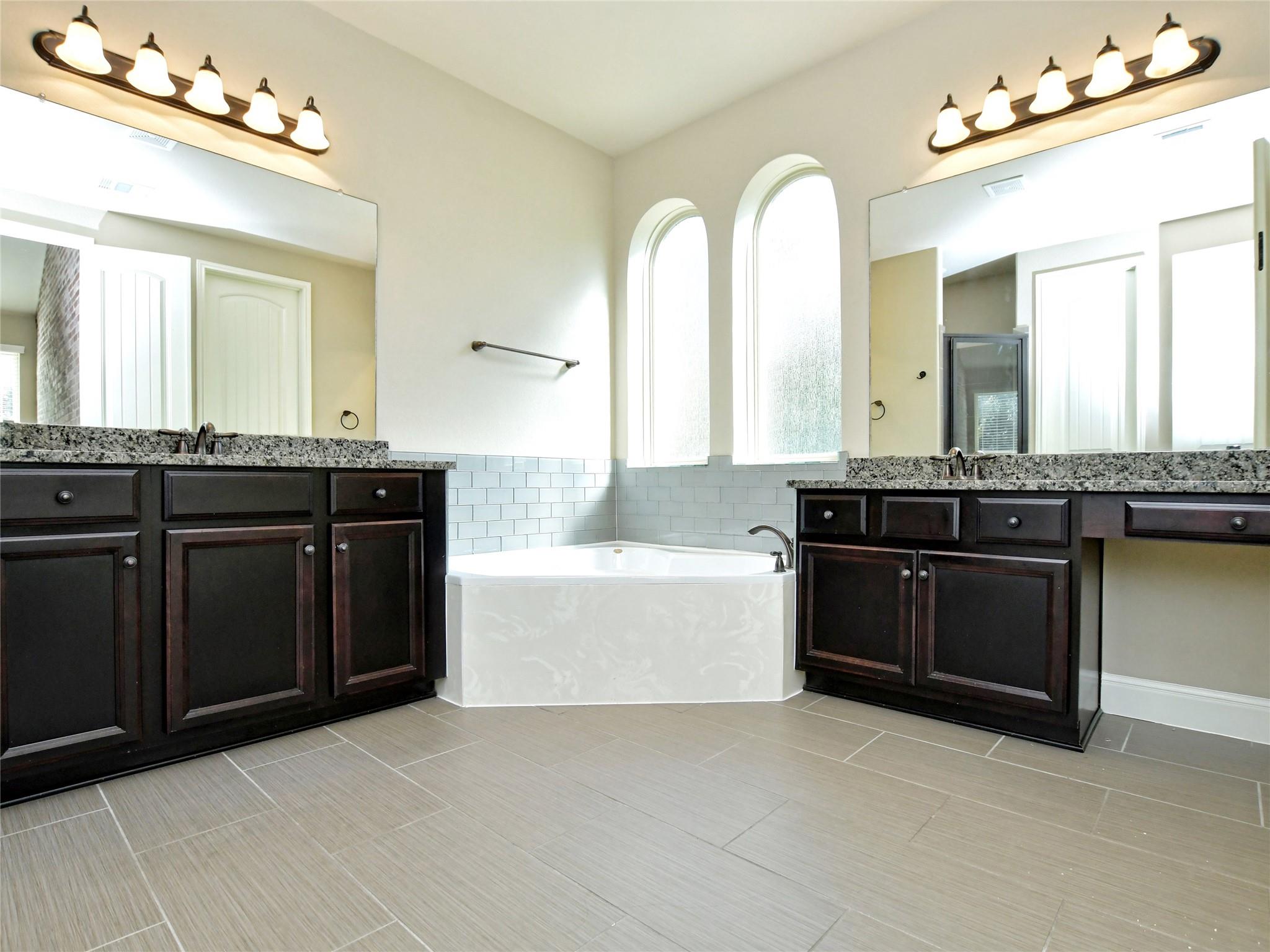 15205 Joseph Dr, Lakeway, TX 78734