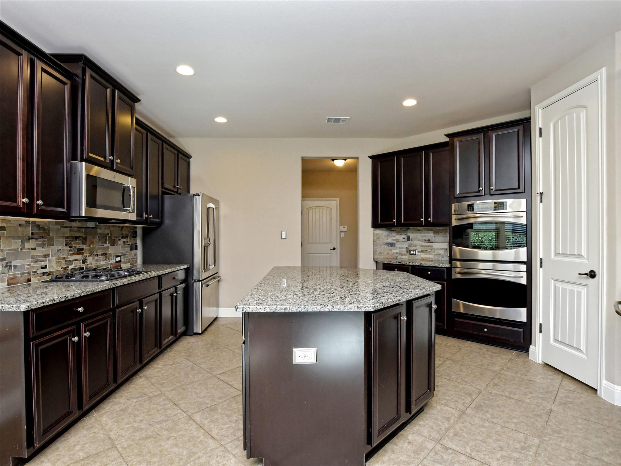 15205 Joseph Dr, Lakeway, TX 78734