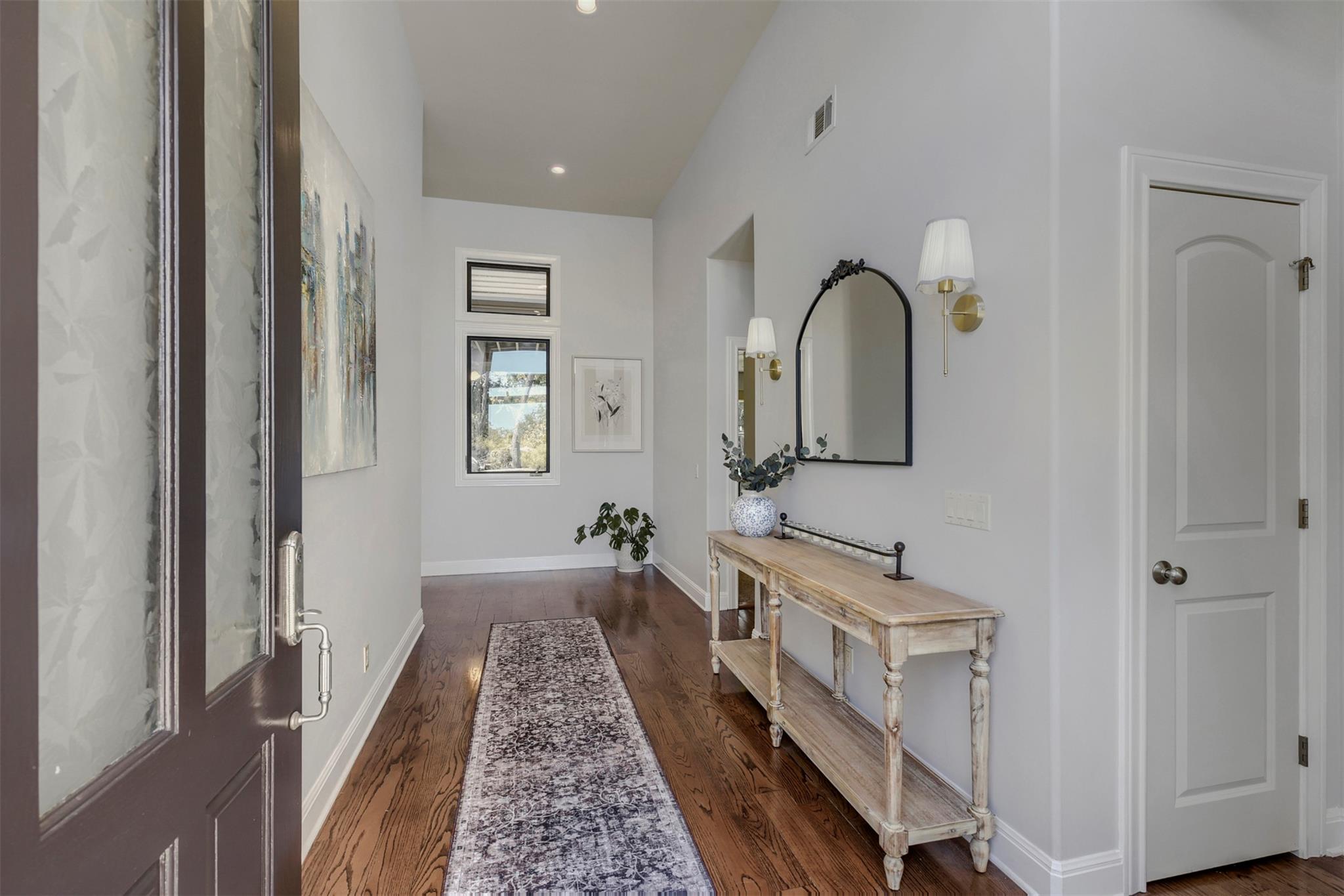 220 Clubhouse Dr, Lakeway, TX 78734