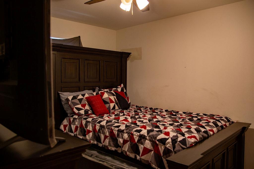 200 Arrowhead Dr, Smithville, TX 78957