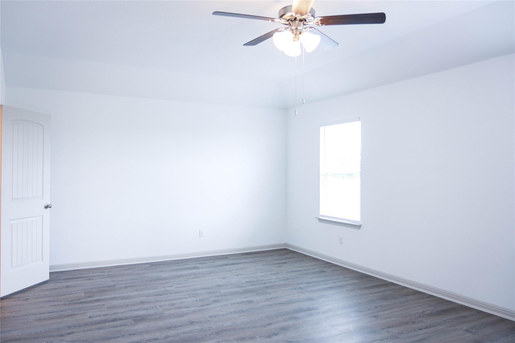 231 Sweetwater Creek Ln, Hutto, TX 78634