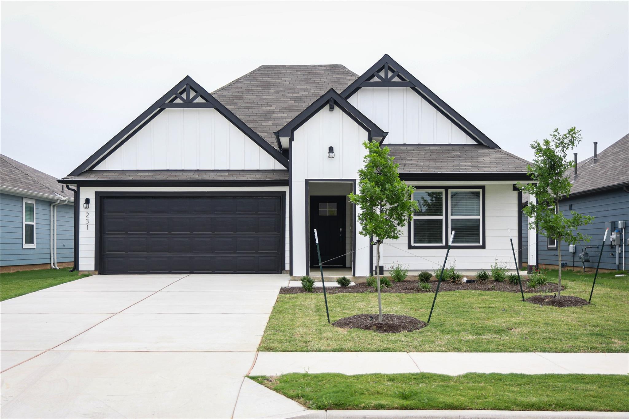 231 Sweetwater Creek Ln, Hutto, TX 78634