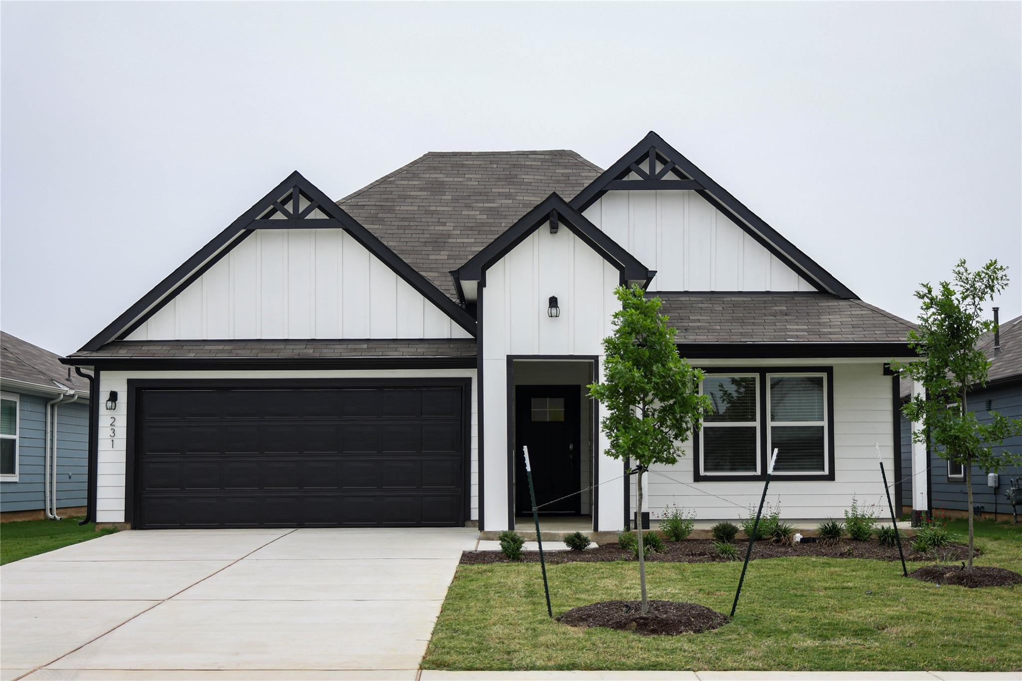231 Sweetwater Creek Ln, Hutto, TX 78634