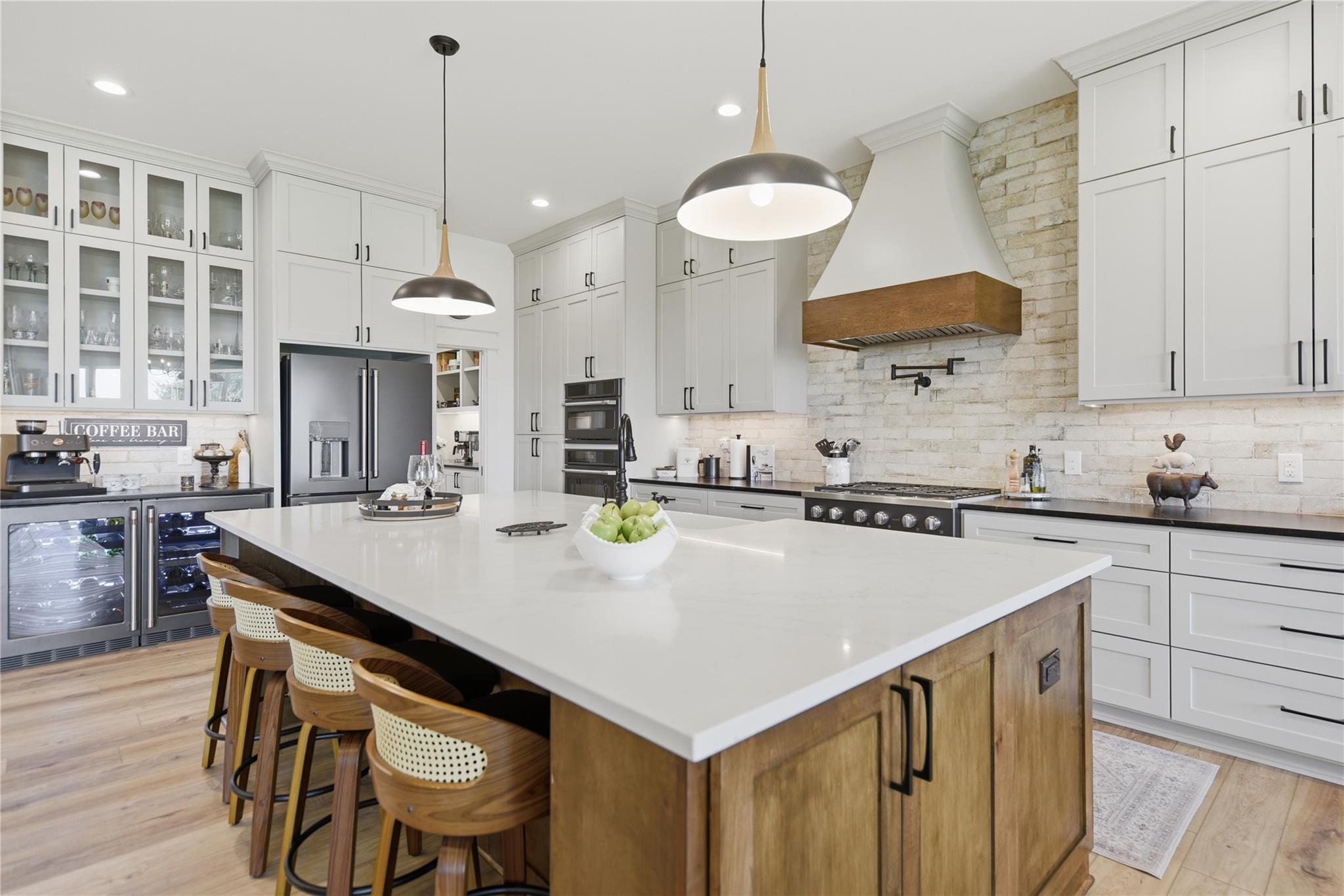 2165 County Road 250 Rd, Weimar, TX 78962