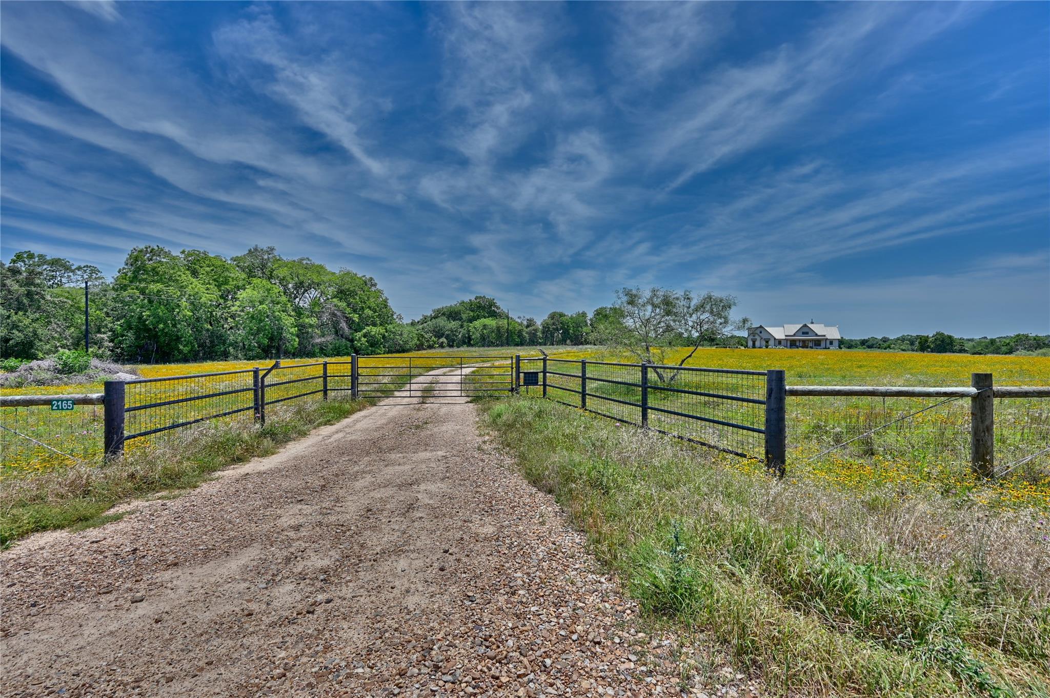 2165 County Road 250 Rd, Weimar, TX 78962
