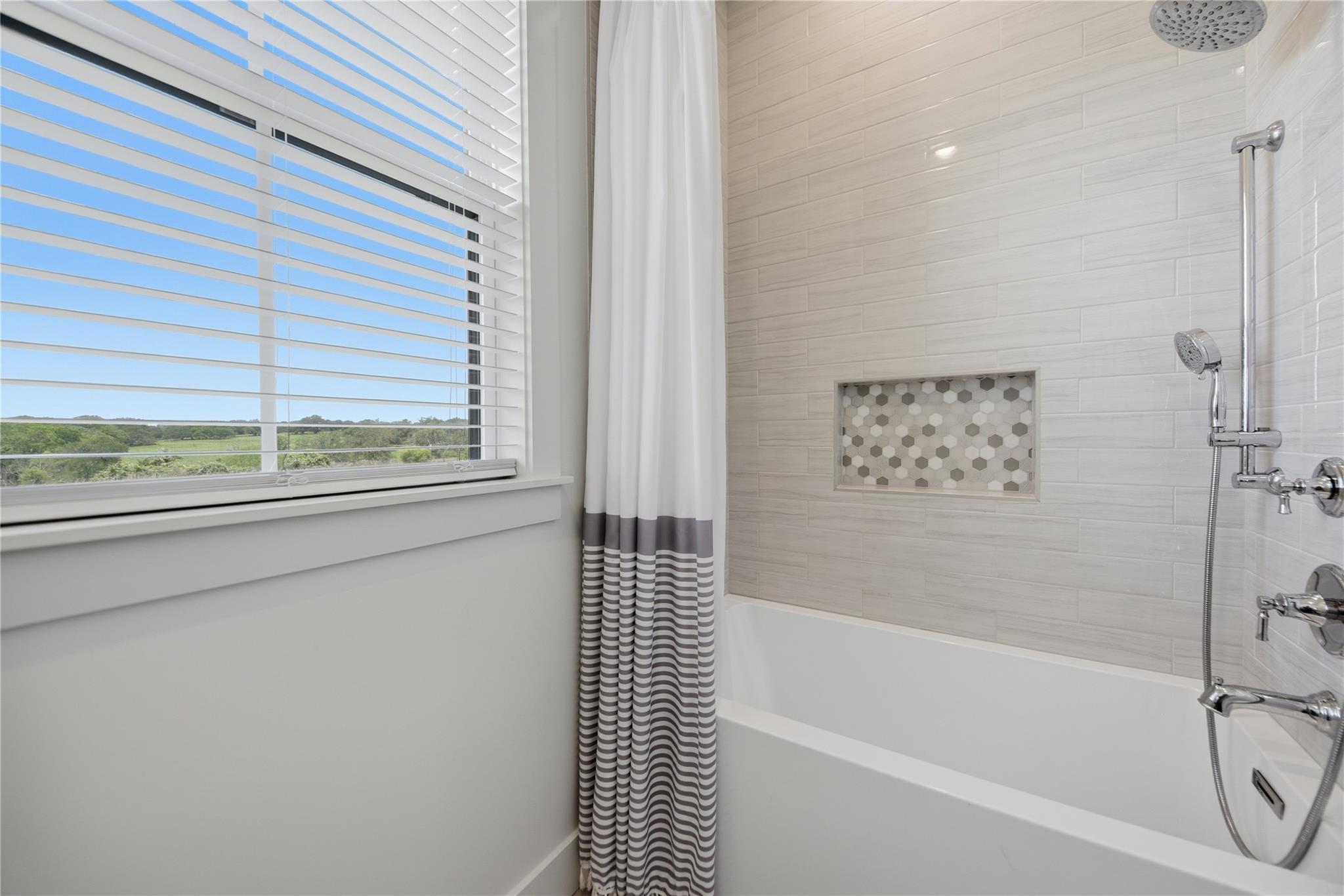 2165 County Road 250 Rd, Weimar, TX 78962