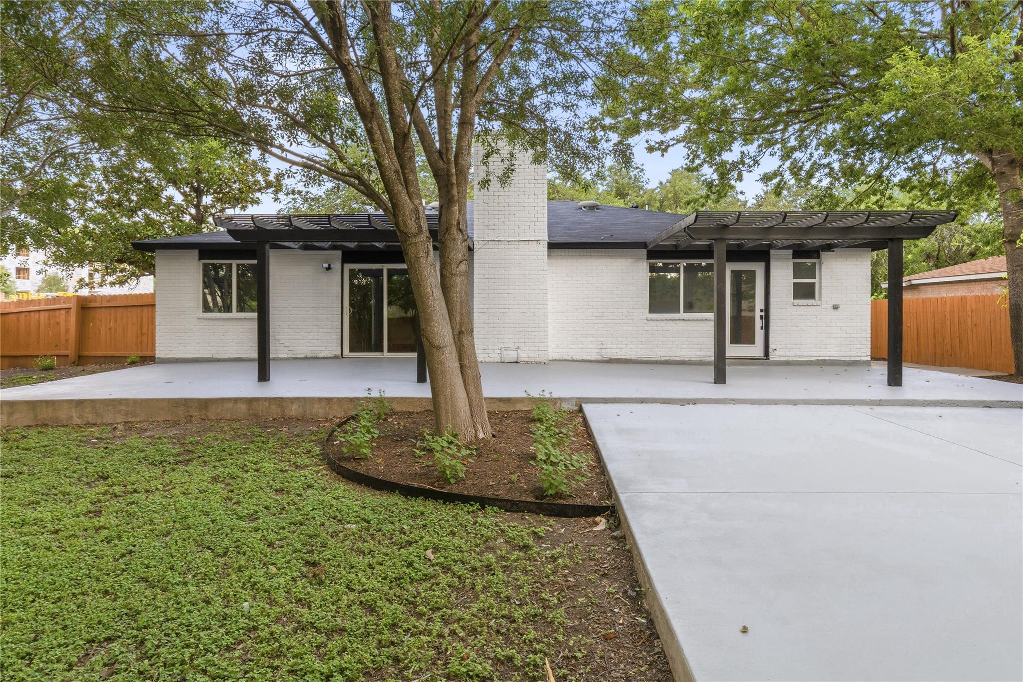 6607 Starstreak Dr, Austin, TX 78745