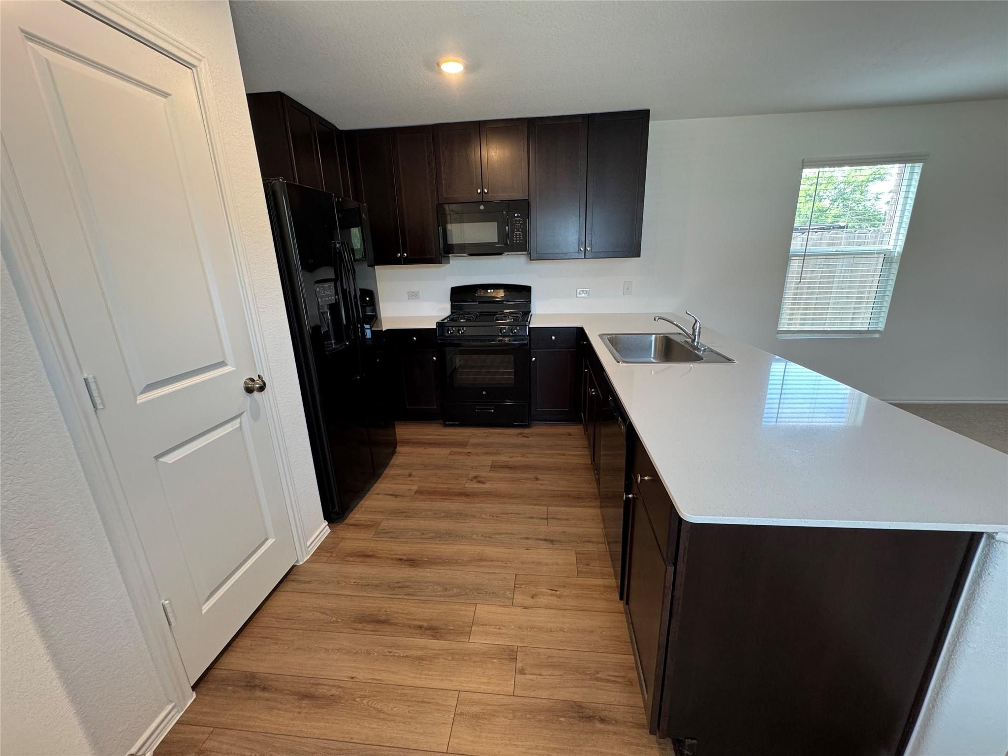 63 Trinity Cir, Lockhart, TX 78644