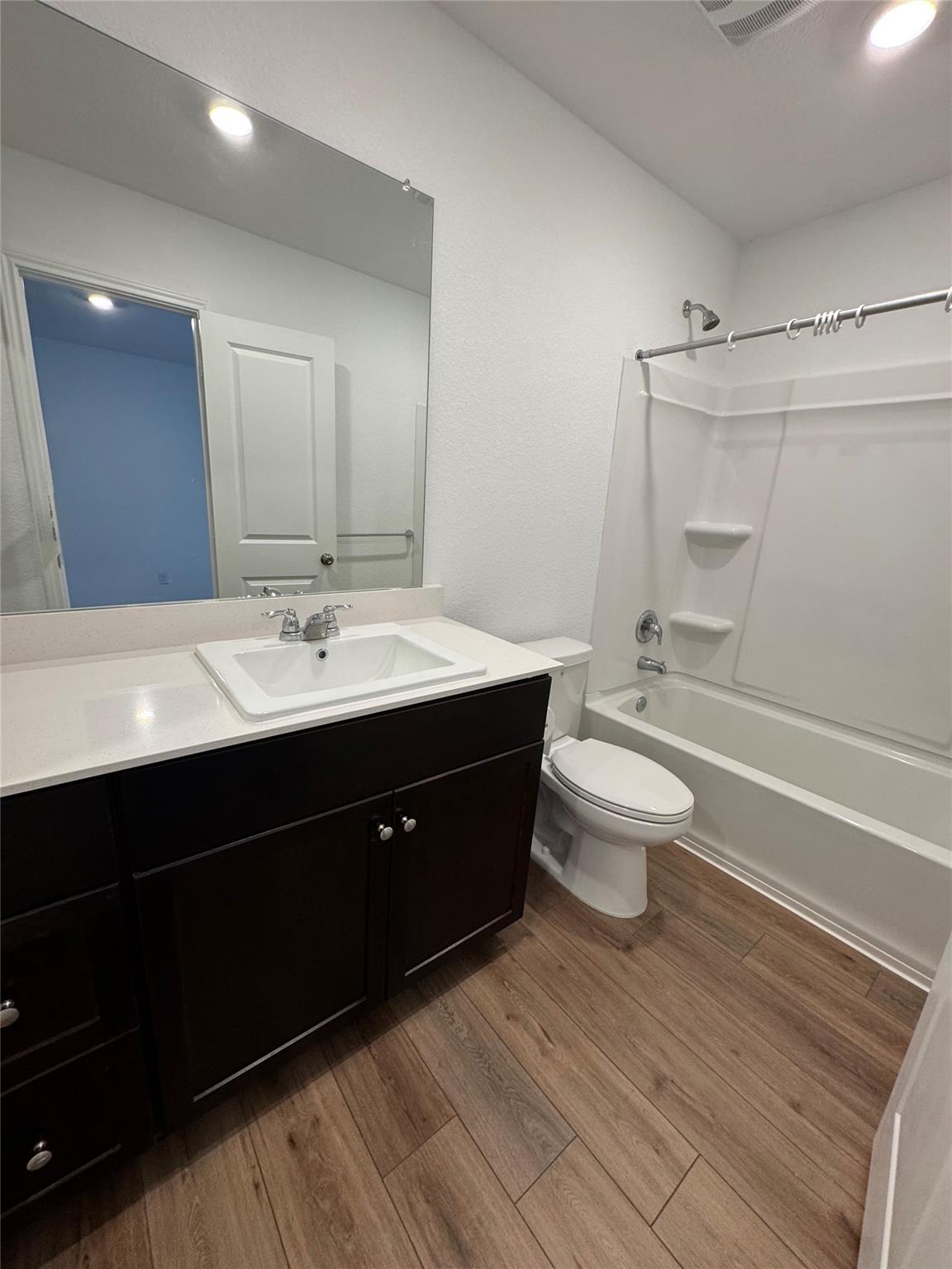63 Trinity Cir, Lockhart, TX 78644