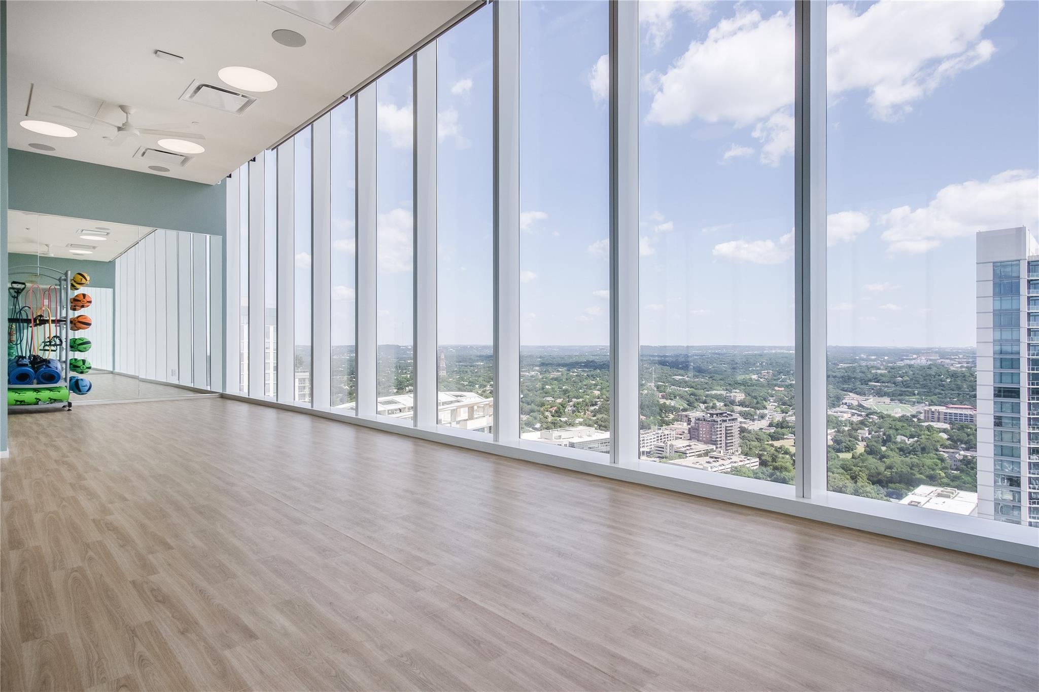 301 West Ave # 4002, Austin, TX 78701