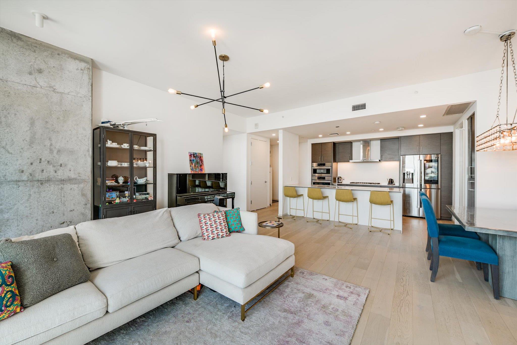 301 West Ave # 4002, Austin, TX 78701