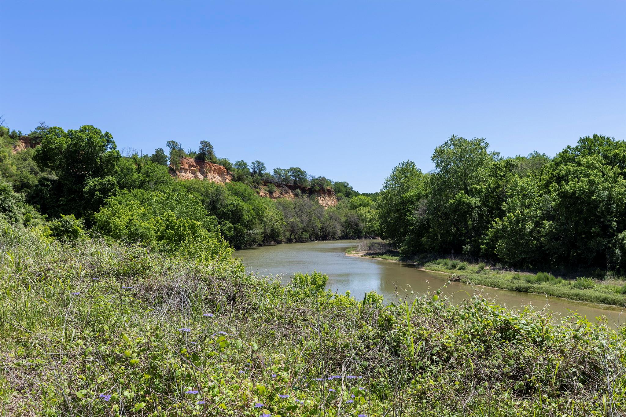 000 Oah Ct, Bastrop, TX 78602