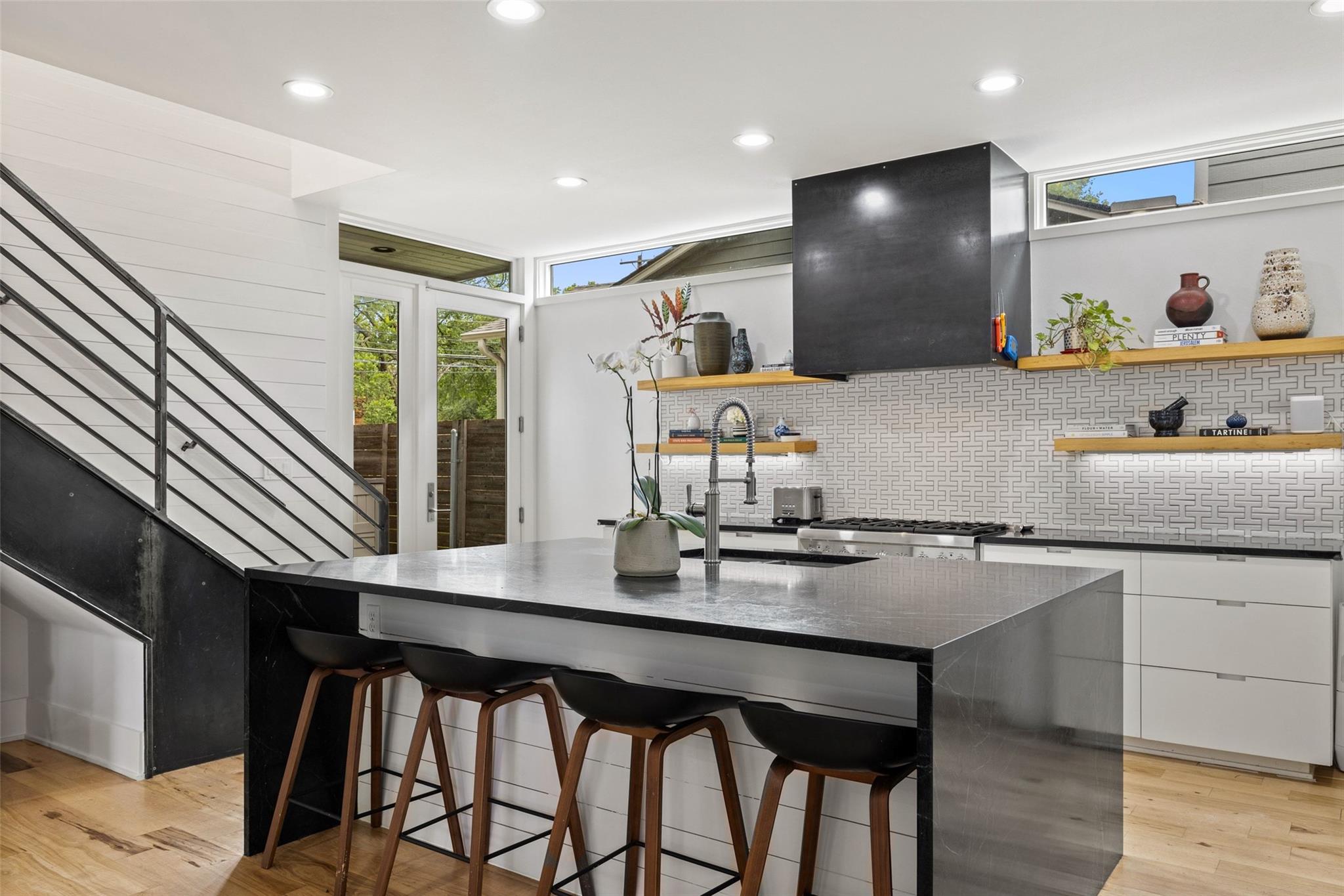 2000 Rundell Pl, Austin, TX 78704