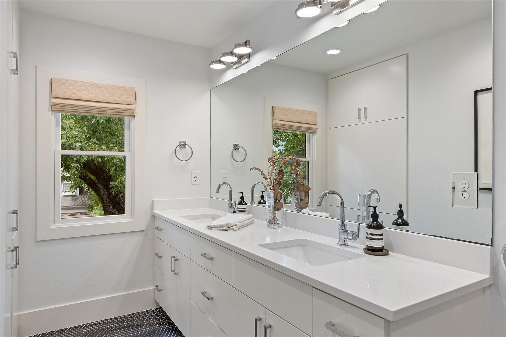 2000 Rundell Pl, Austin, TX 78704