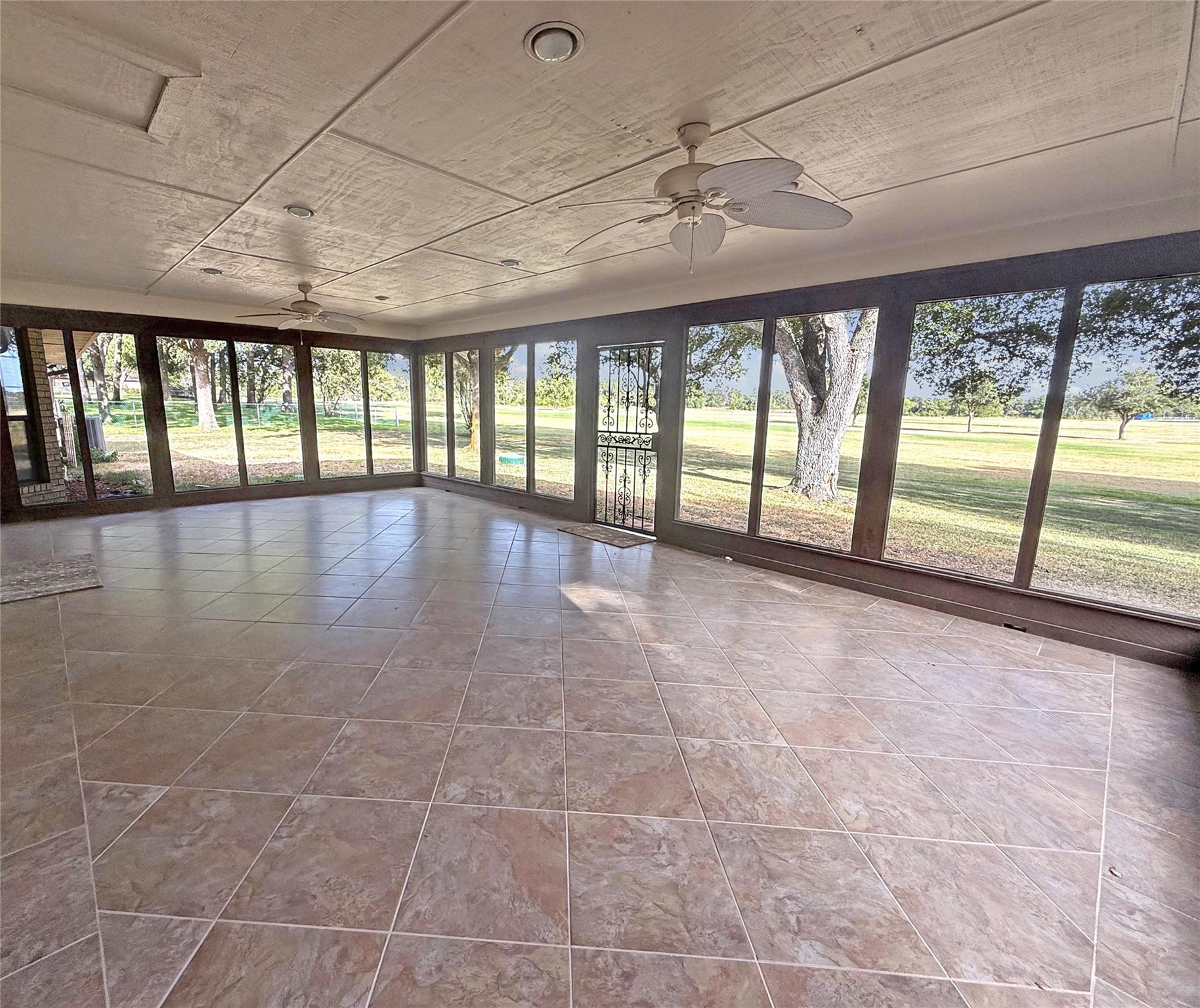 133 Champions Dr, Rockdale, TX 76567