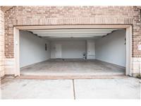 209 Reagor Dr, Taylor, TX 76574