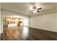 209 Reagor Dr, Taylor, TX 76574
