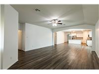 209 Reagor Dr, Taylor, TX 76574