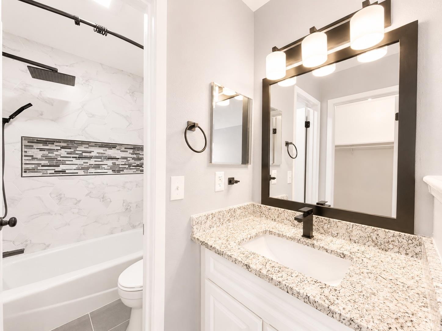 11908 Sunhillow Bnd # B, Austin, TX 78758
