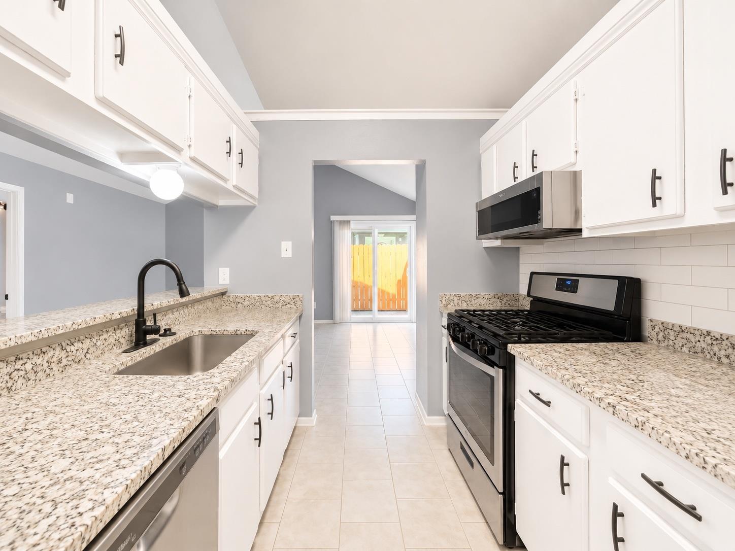 11908 Sunhillow Bnd # B, Austin, TX 78758