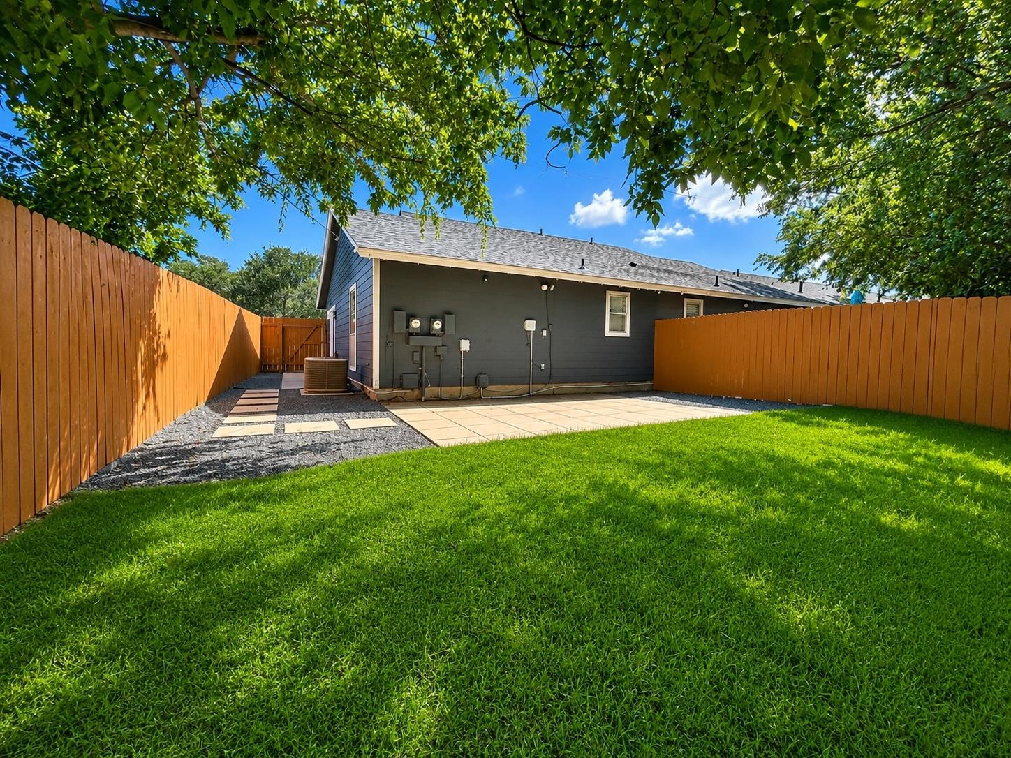 11908 Sunhillow Bnd # B, Austin, TX 78758