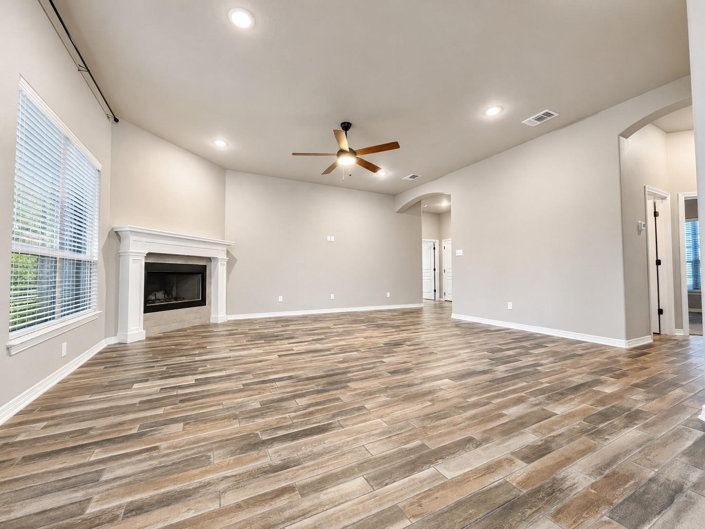 1812 Broken Shoe Trl, Temple, TX 76502
