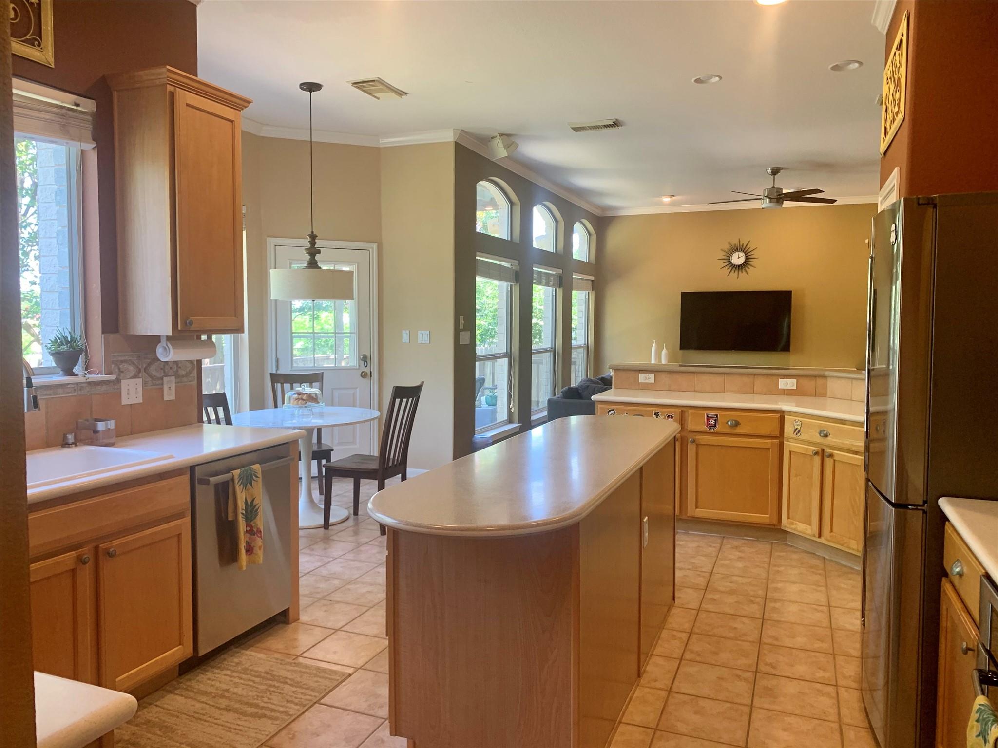8419 Sea Ash Cir, Round Rock, TX 78681