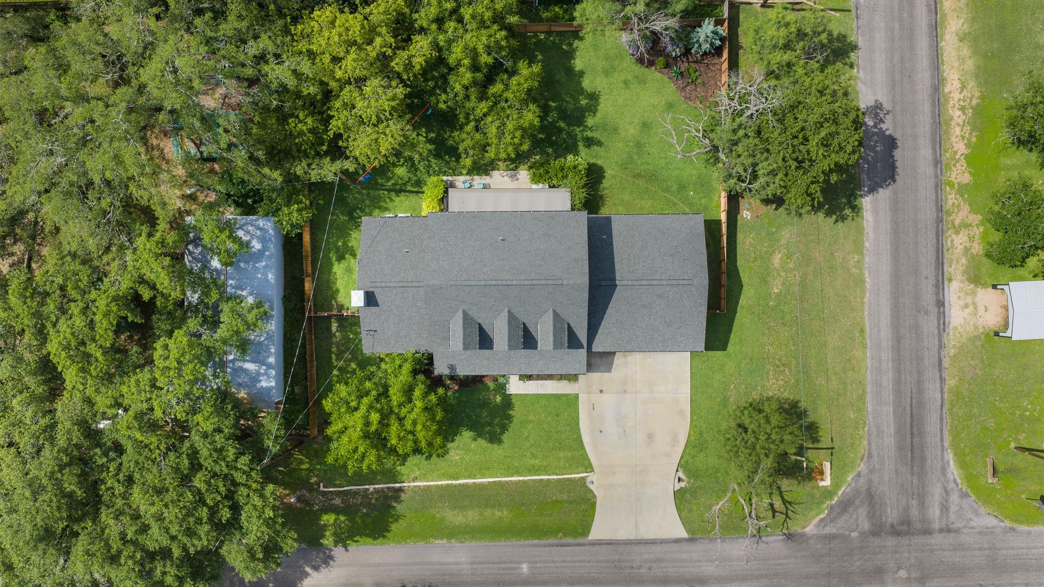 300 E Bluebonnet Ln, Johnson City, TX 78636