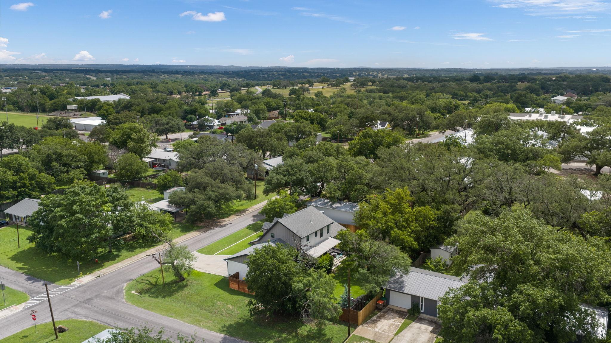 300 E Bluebonnet Ln, Johnson City, TX 78636