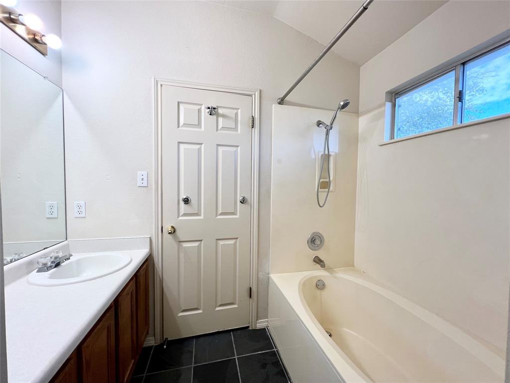 1157 Kentra Dr, Pflugerville, TX 78660