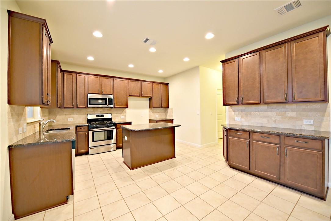 2445 Etta May Ln, Leander, TX 78641