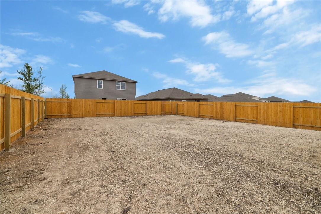 101 Fairfax Ln, Jarrell, TX 76537