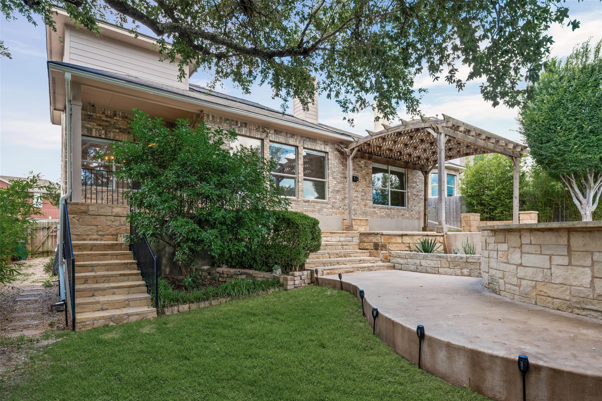 8820 Colberg Dr, Austin, TX 78749